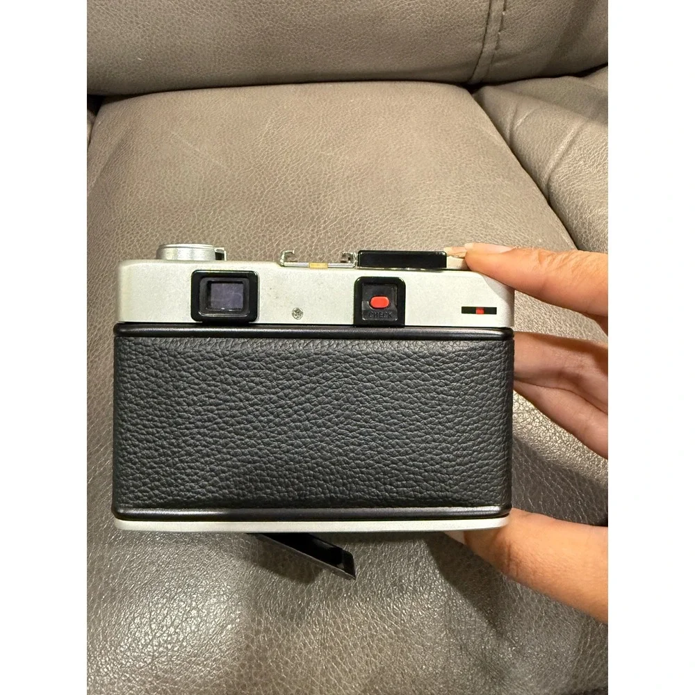 Minolta Hi-Matic F 35mm Rangefinder‎ Film Camera Silver Black Vintage Japan